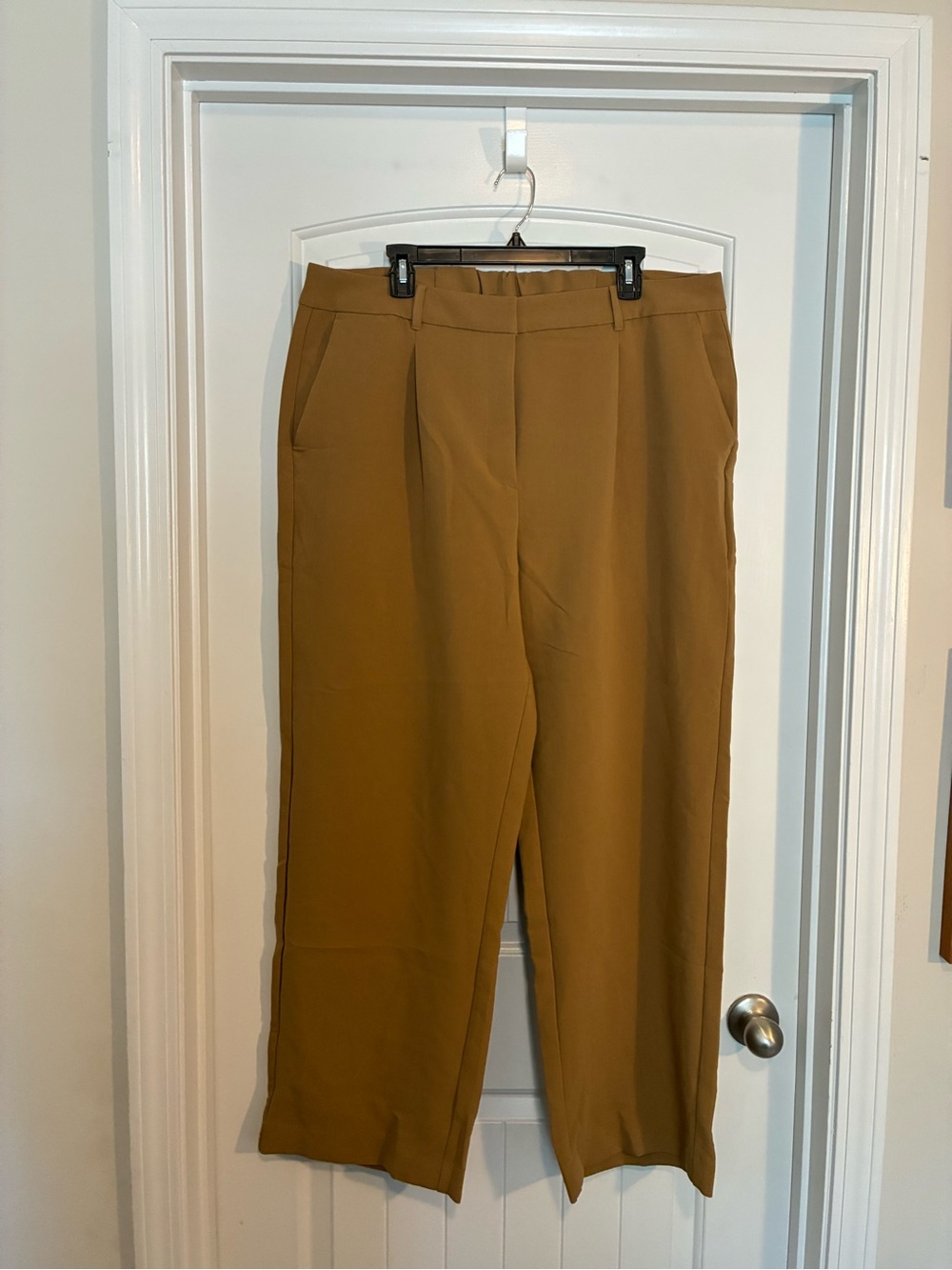 High-Rise Wide Leg Dress Pants m